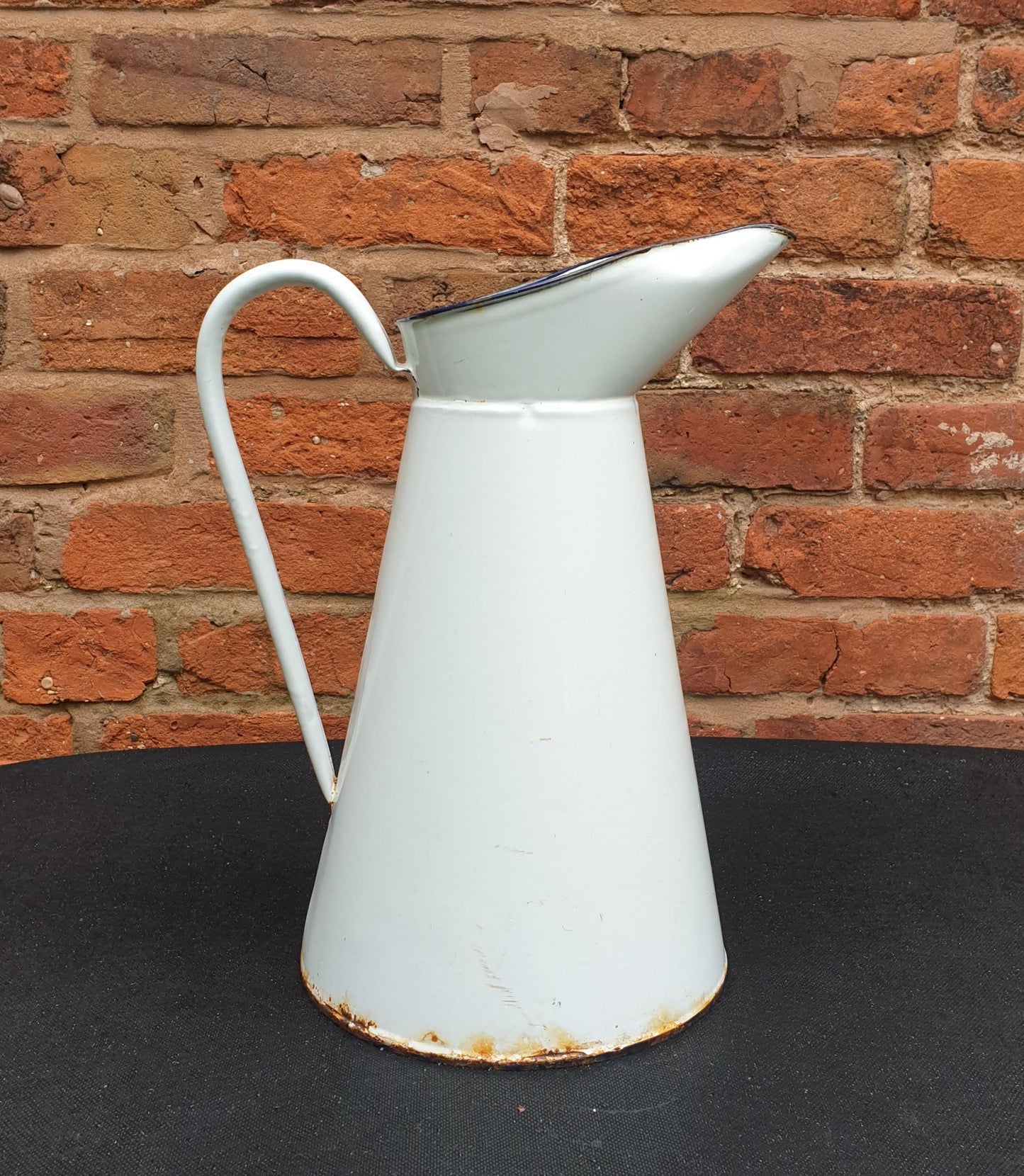 Enamel jug, large