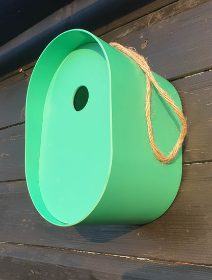 Nesting box, oval, bamboo.